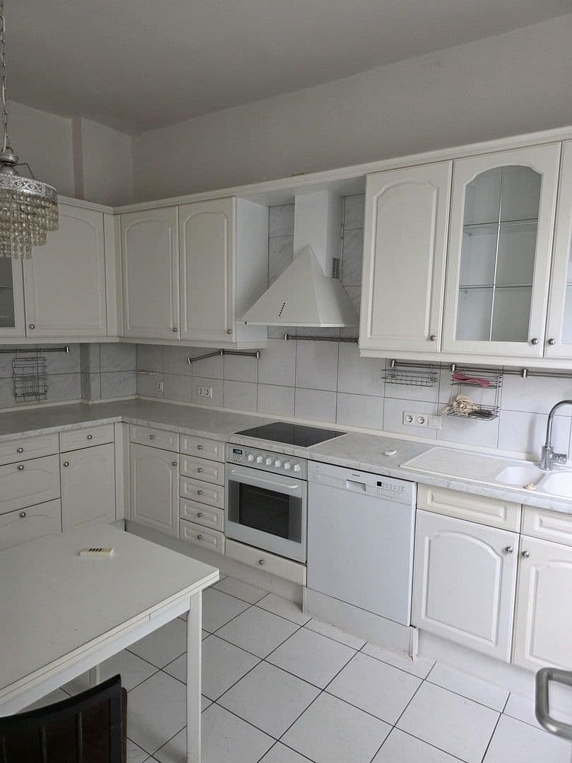 Pronájem domu 140 m², pozemek 230 m², Düsseldorf, Severní Porýní-Vestfálsko Pronájem domu 140 m², pozemek 230 m², Düsseldorf, Severní Porýní-Vestfálsko