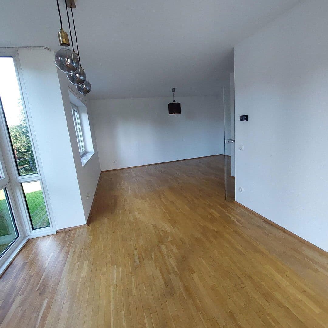 Prodej bytu 3+1 91 m², Cáchy, Severní Porýní-Vestfálsko Prodej bytu 3+1 91 m², Cáchy, Severní Porýní-Vestfálsko