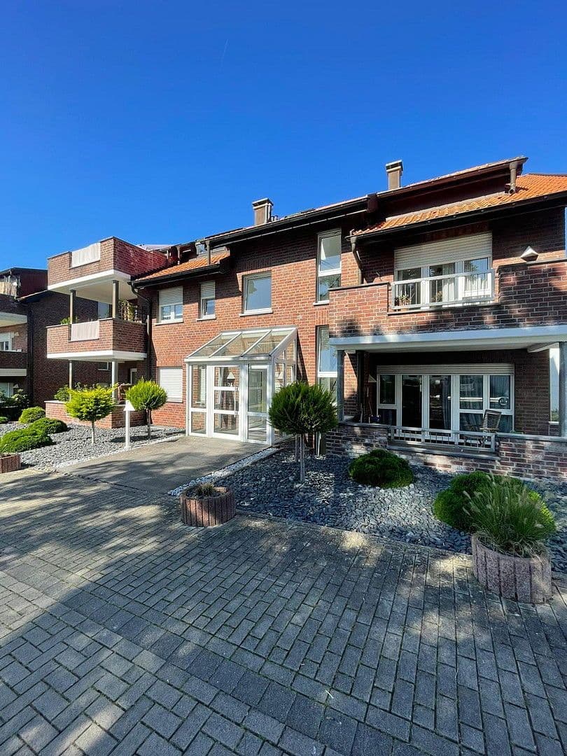 Prodej bytu 3+1 91 m², Cáchy, Severní Porýní-Vestfálsko Prodej bytu 3+1 91 m², Cáchy, Severní Porýní-Vestfálsko