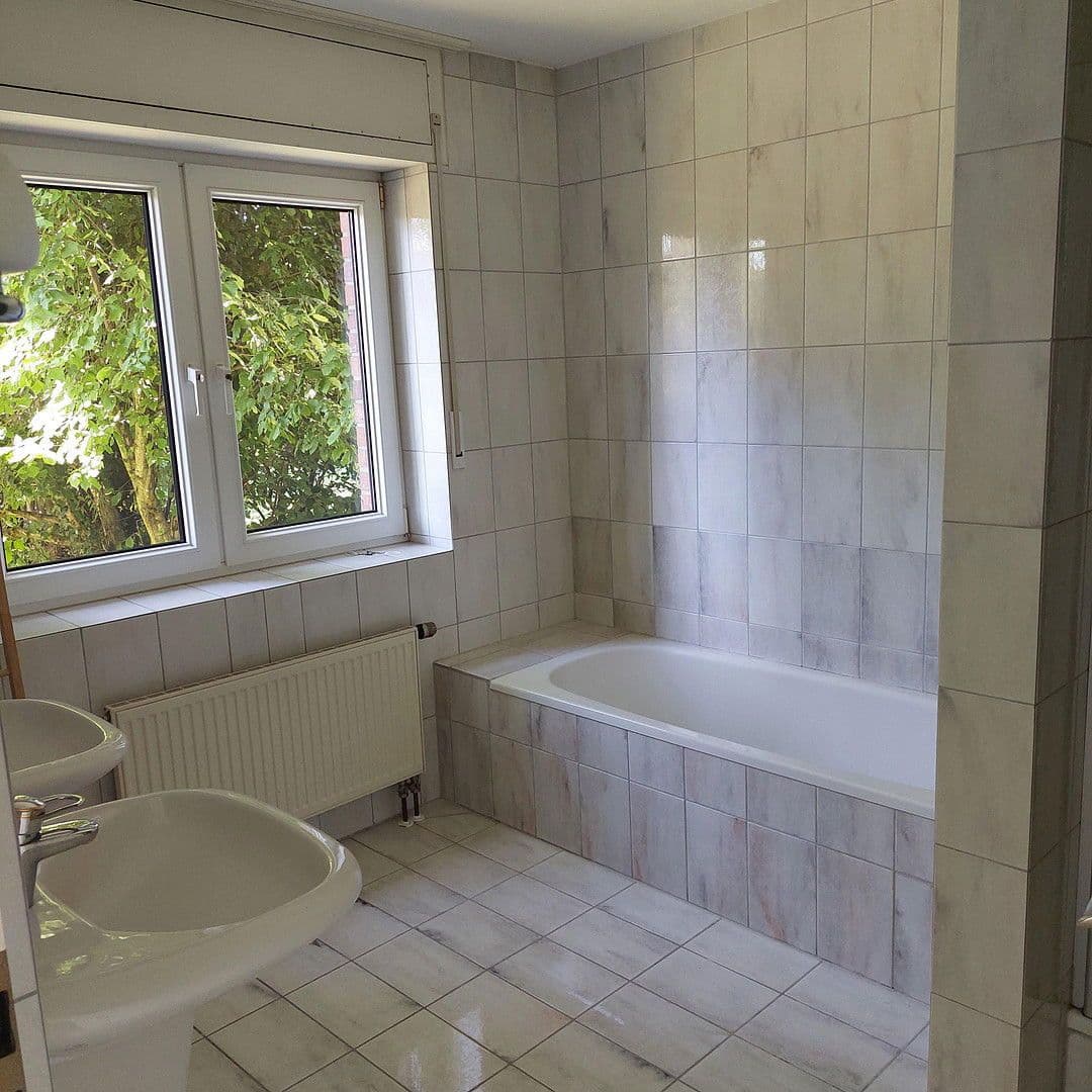 Prodej bytu 3+1 91 m², Cáchy, Severní Porýní-Vestfálsko Prodej bytu 3+1 91 m², Cáchy, Severní Porýní-Vestfálsko