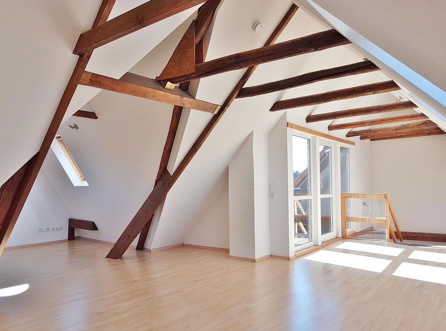 Pronájem bytu 4+1 135 m², Hildesheim, Dolní Sasko Pronájem bytu 4+1 135 m², Hildesheim, Dolní Sasko