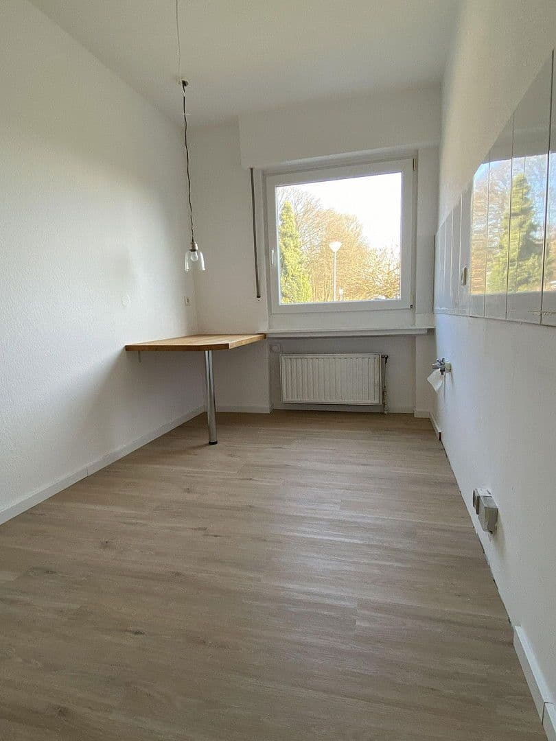 Pronájem bytu 3+1 70 m², Beethovenstraße 14, Hückeswagen, Severní Porýní-Vestfálsko Pronájem bytu 3+1 70 m², Beethovenstraße 14, Hückeswagen, Severní Porýní-Vestfálsko