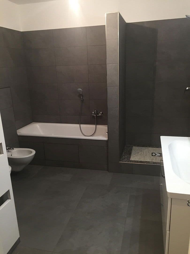 Prodej bytu 3+1 111 m², Scheibmeirstr., München, Bavorsko Prodej bytu 3+1 111 m², Scheibmeirstr., München, Bavorsko