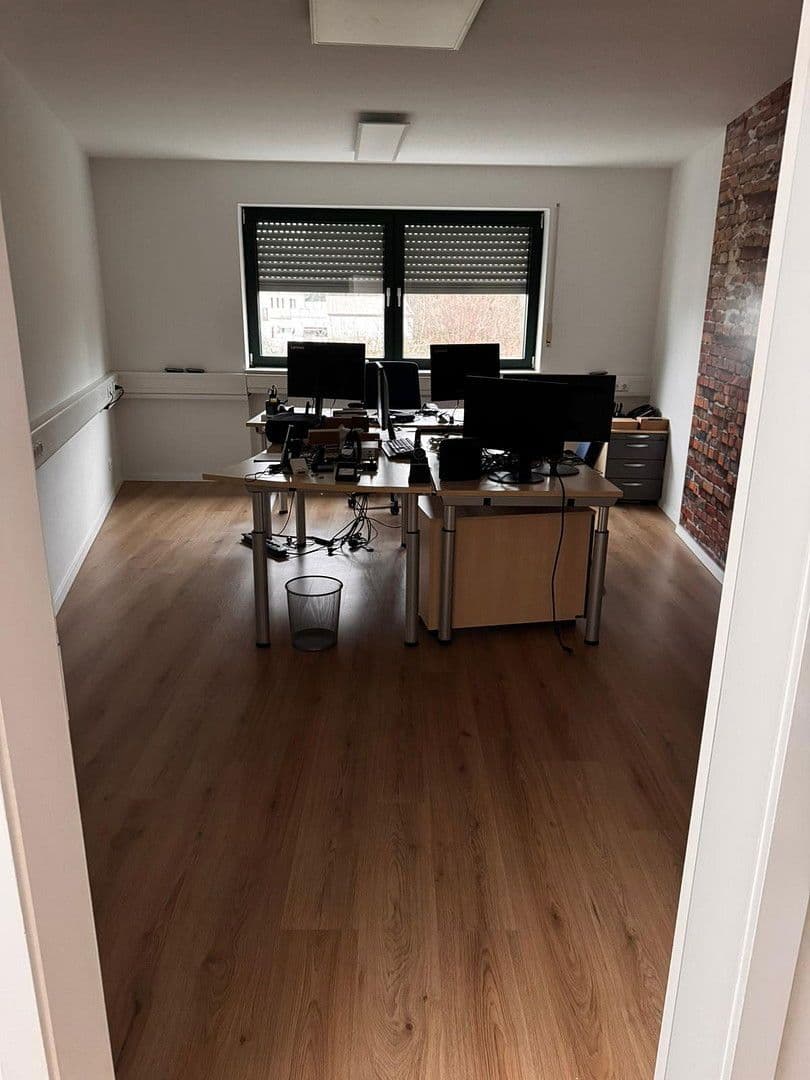 Prodej nebytového prostoru 2.209 m², Nürnberg, Bavorsko Prodej nebytového prostoru 2.209 m², Nürnberg, Bavorsko