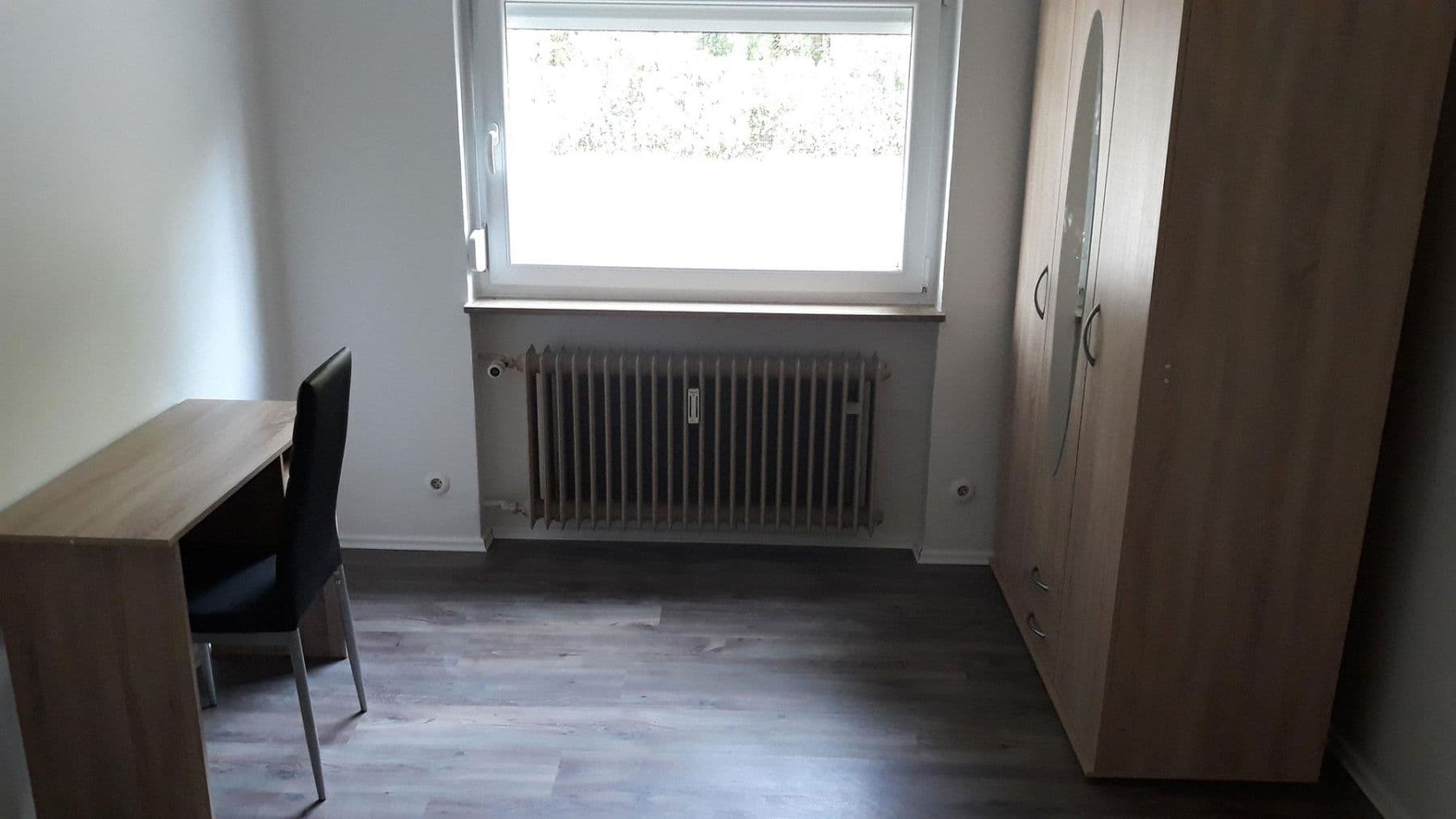 Pronájem bytu 4+1 20 m², Wartbergstraße 44, Heilbronn, Bádensko-Württembersko Pronájem bytu 4+1 20 m², Wartbergstraße 44, Heilbronn, Bádensko-Württembersko