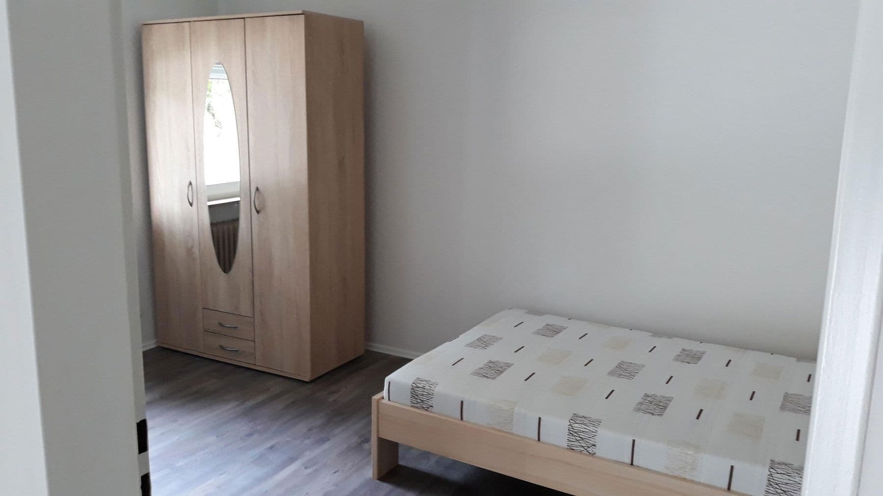 Pronájem bytu 4+1 20 m², Wartbergstraße 44, Heilbronn, Bádensko-Württembersko Pronájem bytu 4+1 20 m², Wartbergstraße 44, Heilbronn, Bádensko-Württembersko