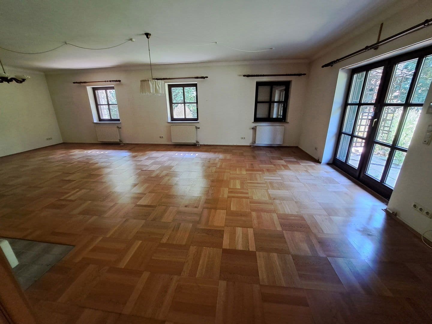 Prodej domu 268 m², pozemek 1.086 m², Ludwig-Ganghofer-Str. 36, Grünwald, Bavorsko Prodej domu 268 m², pozemek 1.086 m², Ludwig-Ganghofer-Str. 36, Grünwald, Bavorsko