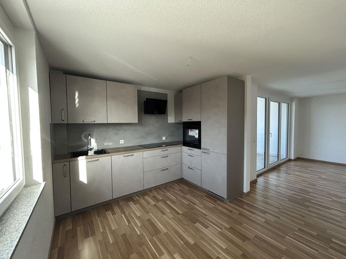 Pronájem bytu 3+1 84 m², Neuenburg am Rhein, Bádensko-Württembersko Pronájem bytu 3+1 84 m², Neuenburg am Rhein, Bádensko-Württembersko