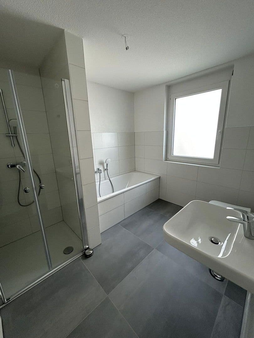 Pronájem bytu 3+1 84 m², Neuenburg am Rhein, Bádensko-Württembersko Pronájem bytu 3+1 84 m², Neuenburg am Rhein, Bádensko-Württembersko