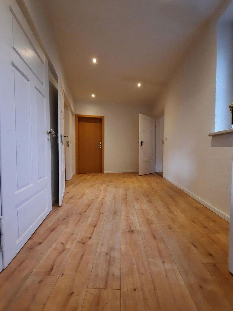 Pronájem domu 77 m², pozemek 200 m², Chemnitzer Str. 15, Limbach-Oberfrohna, Sasko Pronájem domu 77 m², pozemek 200 m², Chemnitzer Str. 15, Limbach-Oberfrohna, Sasko