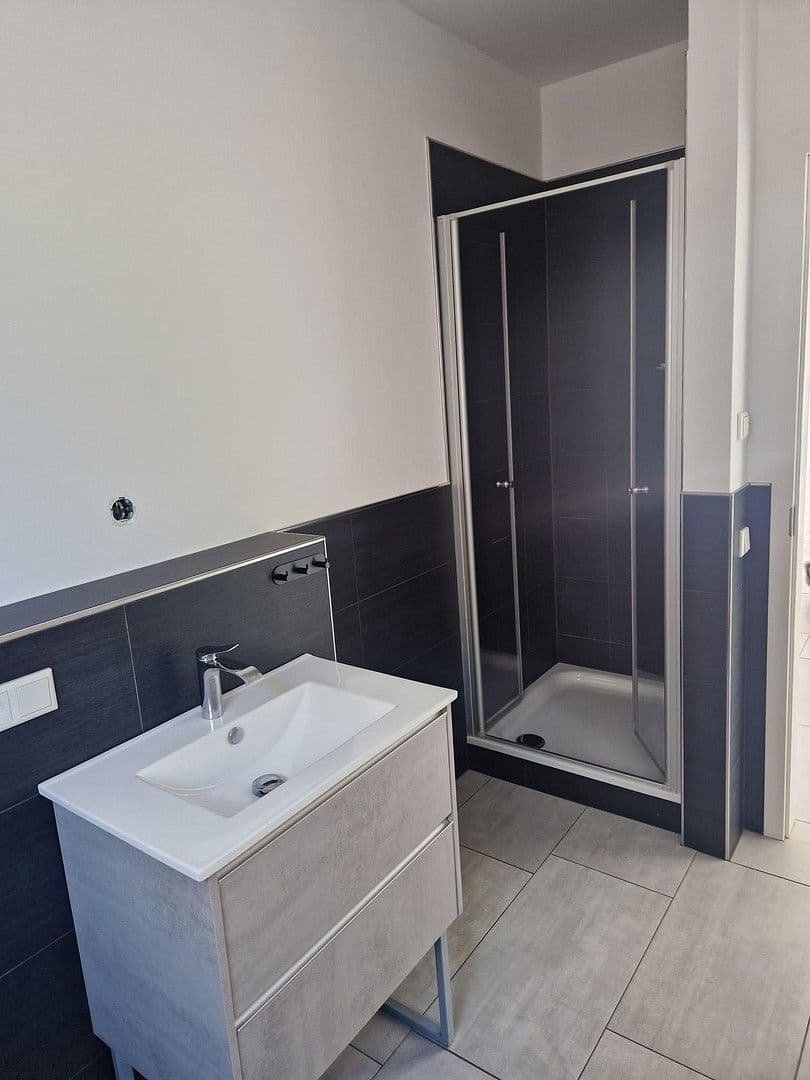 Pronájem bytu 4+1 155 m², Grenzach-Wyhlen, Bádensko-Württembersko Pronájem bytu 4+1 155 m², Grenzach-Wyhlen, Bádensko-Württembersko