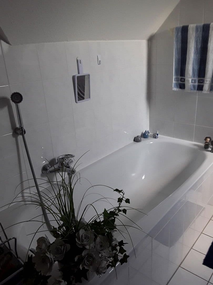 Prodej bytu 3+1 96 m², Hardtweiherstraße 2, Bonn Holzlar, Severní Porýní-Vestfálsko Prodej bytu 3+1 96 m², Hardtweiherstraße 2, Bonn Holzlar, Severní Porýní-Vestfálsko