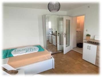 Pronájem bytu 1+1 22 m², Stuttgart, Bádensko-Württembersko Pronájem bytu 1+1 22 m², Stuttgart, Bádensko-Württembersko