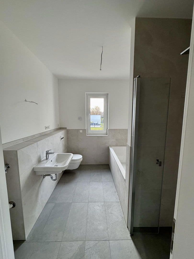 Pronájem bytu 3+1 91 m², Am Lupinenfeld 33, Berlin, Berlín Pronájem bytu 3+1 91 m², Am Lupinenfeld 33, Berlin, Berlín