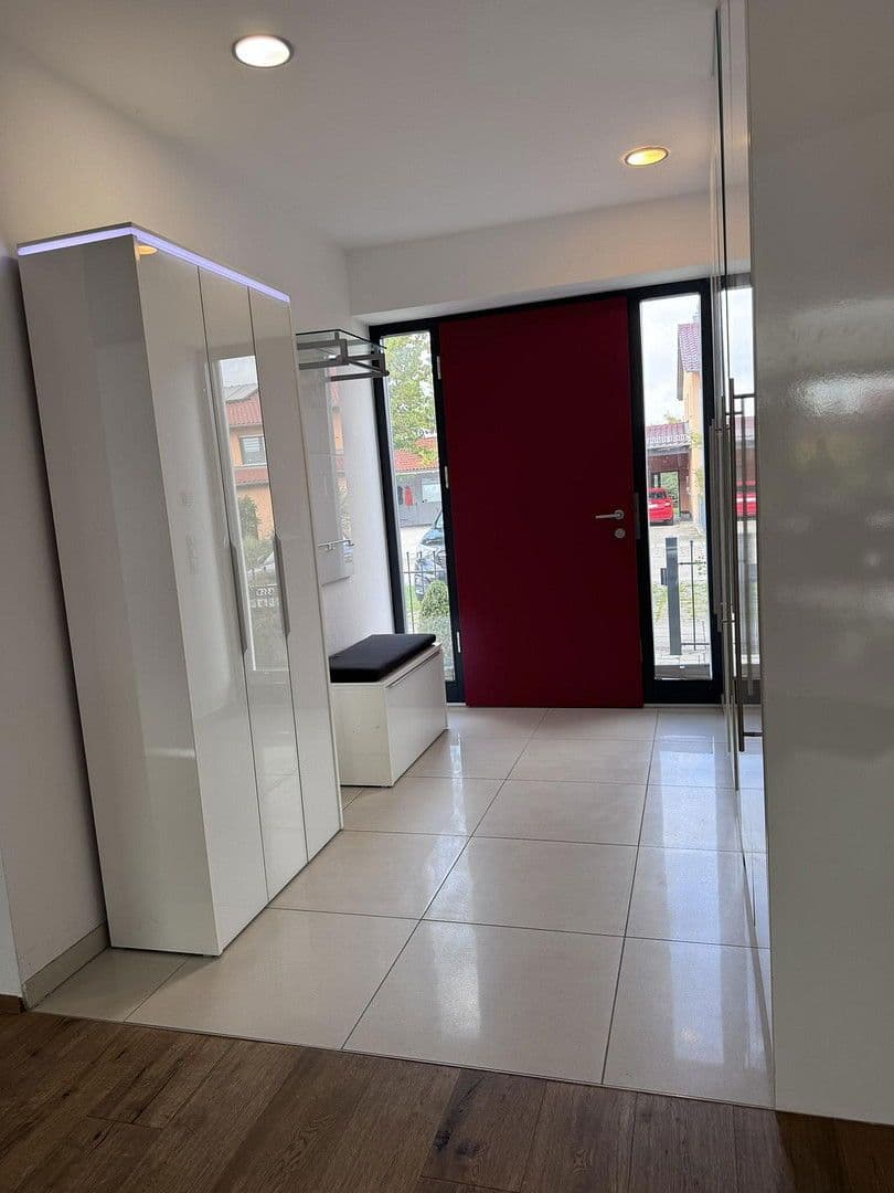 Prodej domu 165 m², pozemek 679 m², Am Falkenhorst 19, Hilpoltstein, Bavorsko Prodej domu 165 m², pozemek 679 m², Am Falkenhorst 19, Hilpoltstein, Bavorsko