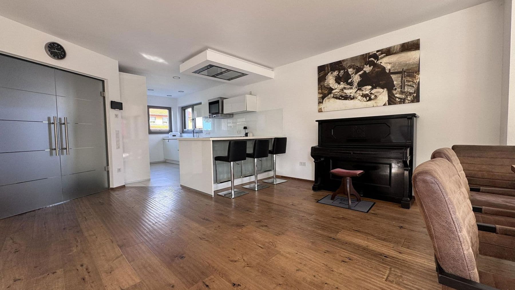 Prodej domu 165 m², pozemek 679 m², Am Falkenhorst 19, Hilpoltstein, Bavorsko Prodej domu 165 m², pozemek 679 m², Am Falkenhorst 19, Hilpoltstein, Bavorsko