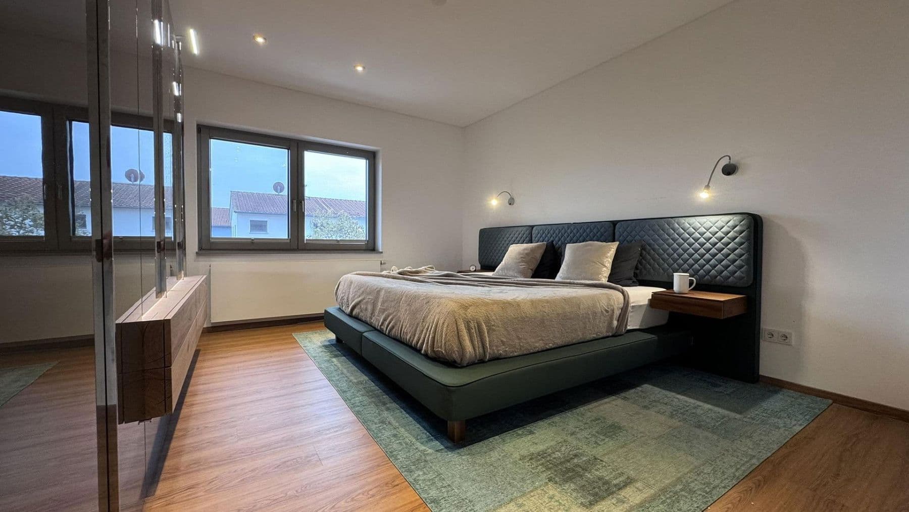 Prodej domu 165 m², pozemek 679 m², Am Falkenhorst 19, Hilpoltstein, Bavorsko Prodej domu 165 m², pozemek 679 m², Am Falkenhorst 19, Hilpoltstein, Bavorsko