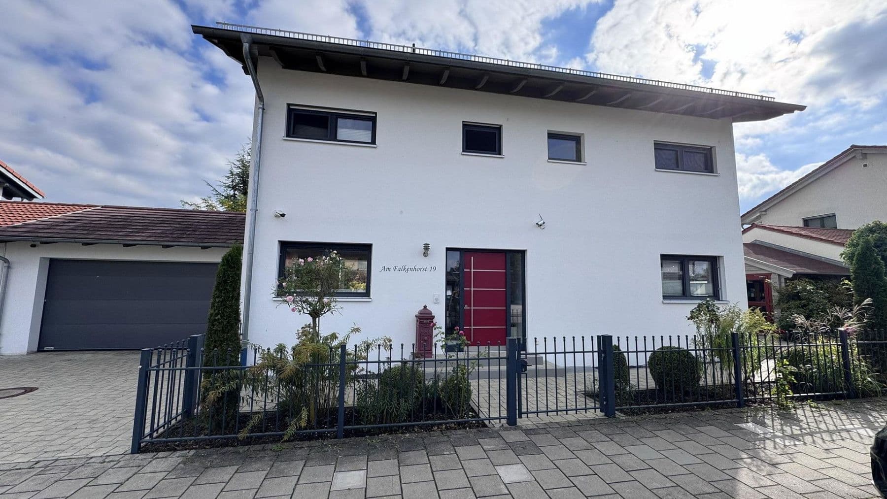 Prodej domu 165 m², pozemek 679 m², Am Falkenhorst 19, Hilpoltstein, Bavorsko Prodej domu 165 m², pozemek 679 m², Am Falkenhorst 19, Hilpoltstein, Bavorsko