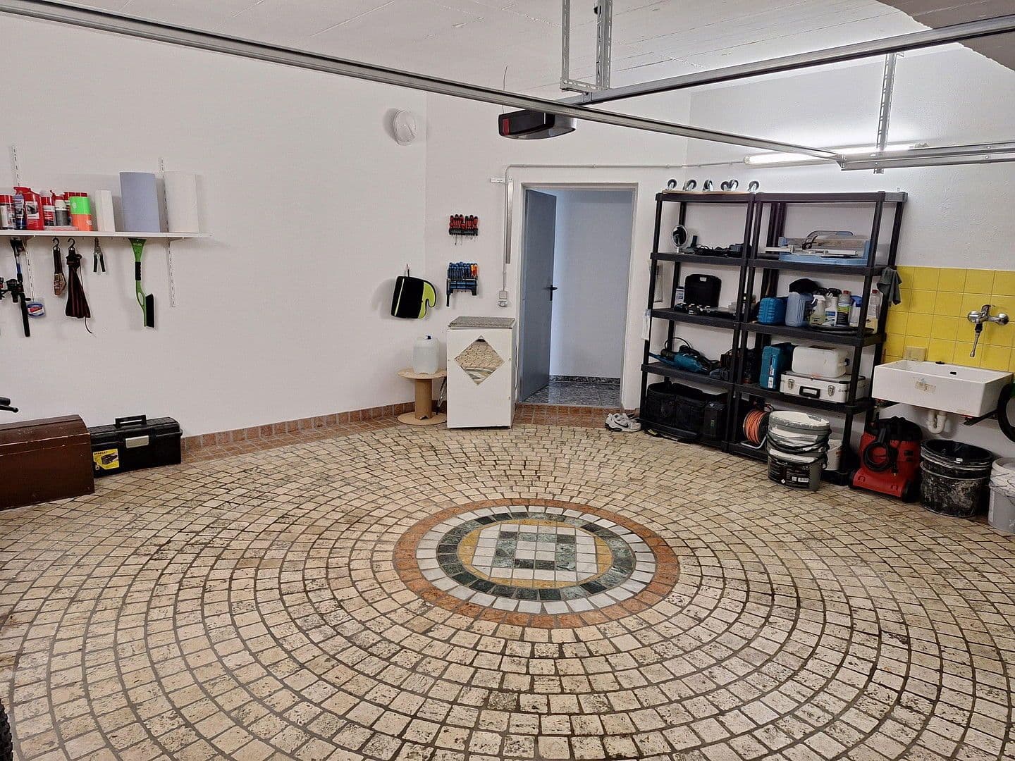 Prodej domu 175 m², pozemek 757 m², Krokusweg 1, Münsingen, Bádensko-Württembersko Prodej domu 175 m², pozemek 757 m², Krokusweg 1, Münsingen, Bádensko-Württembersko