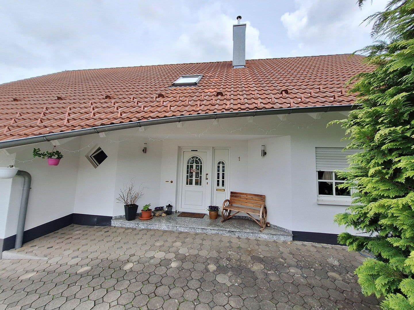 Prodej domu 175 m², pozemek 757 m², Krokusweg 1, Münsingen, Bádensko-Württembersko Prodej domu 175 m², pozemek 757 m², Krokusweg 1, Münsingen, Bádensko-Württembersko