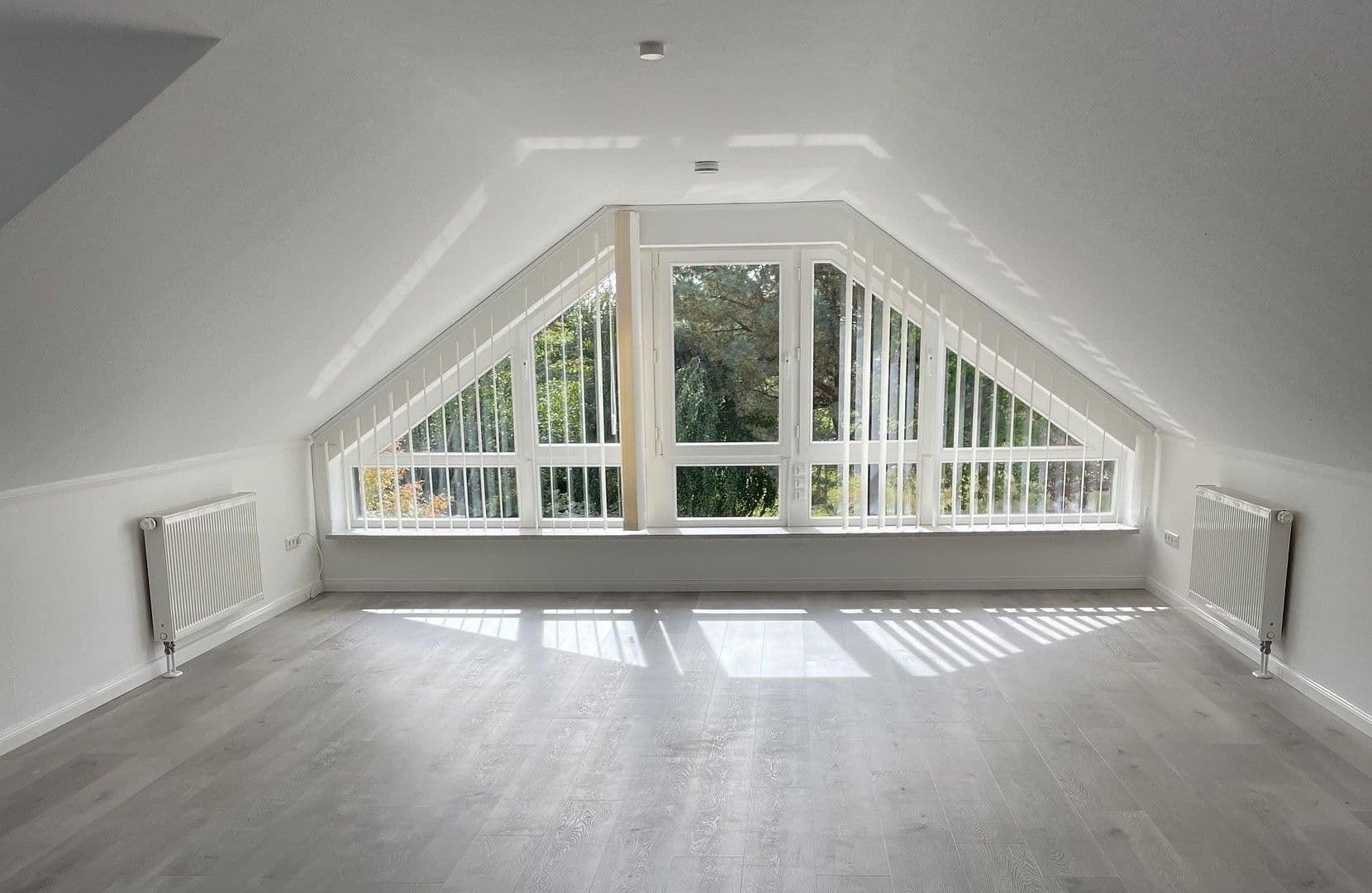 Prodej domu 360 m², pozemek 1.240 m², Paustian-Ring 122, Bad Bramstedt, Šlesvicko-Holštýnsko Prodej domu 360 m², pozemek 1.240 m², Paustian-Ring 122, Bad Bramstedt, Šlesvicko-Holštýnsko