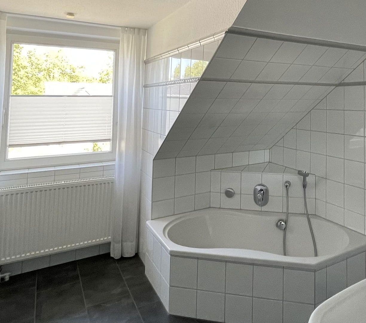 Prodej domu 360 m², pozemek 1.240 m², Paustian-Ring 122, Bad Bramstedt, Šlesvicko-Holštýnsko Prodej domu 360 m², pozemek 1.240 m², Paustian-Ring 122, Bad Bramstedt, Šlesvicko-Holštýnsko