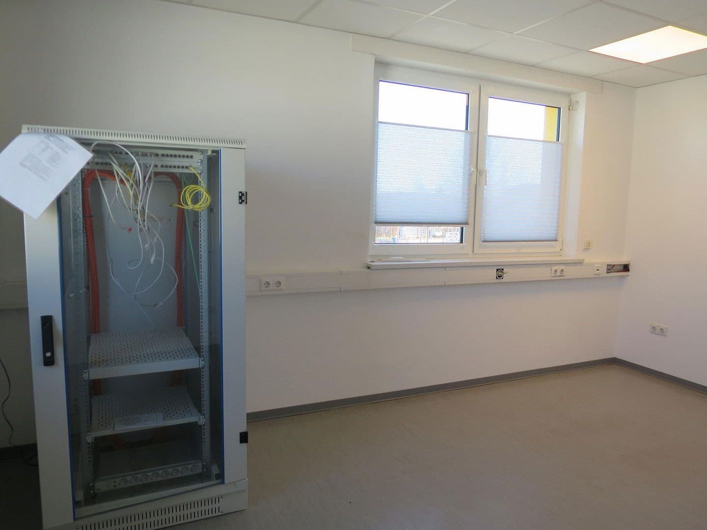 Pronájem nebytového prostoru 1.700 m², Windmüllerstr. 50, Lippstadt, Severní Porýní-Vestfálsko Pronájem nebytového prostoru 1.700 m², Windmüllerstr. 50, Lippstadt, Severní Porýní-Vestfálsko