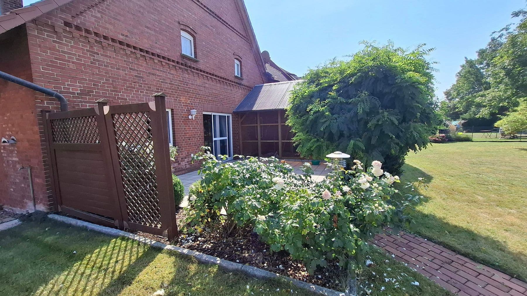 Prodej domu 240 m², pozemek 1.970 m², Petershagen, Severní Porýní-Vestfálsko Prodej domu 240 m², pozemek 1.970 m², Petershagen, Severní Porýní-Vestfálsko