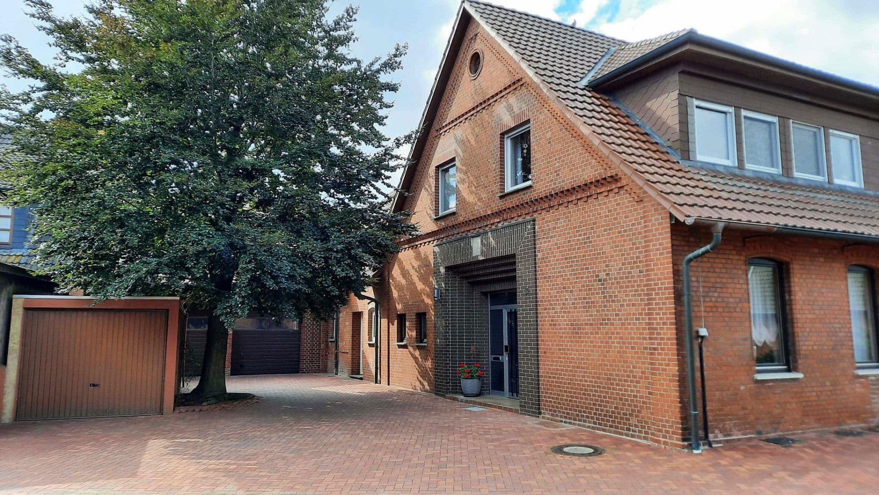 Prodej domu 240 m², pozemek 1.970 m², Petershagen, Severní Porýní-Vestfálsko Prodej domu 240 m², pozemek 1.970 m², Petershagen, Severní Porýní-Vestfálsko