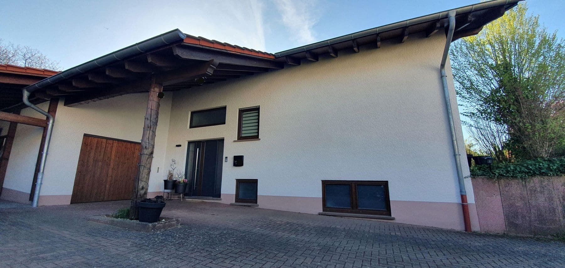Prodej domu 270 m², pozemek 1.648 m², Hermersberg, Porýní-Falc Prodej domu 270 m², pozemek 1.648 m², Hermersberg, Porýní-Falc
