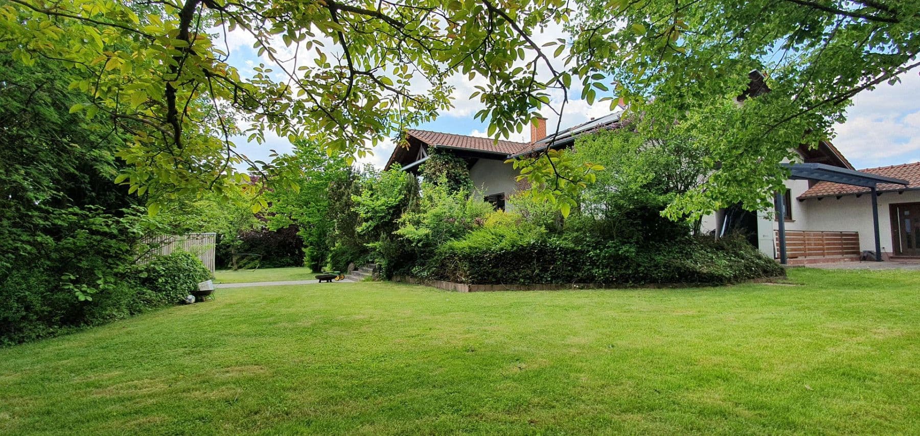 Prodej domu 270 m², pozemek 1.648 m², Hermersberg, Porýní-Falc Prodej domu 270 m², pozemek 1.648 m², Hermersberg, Porýní-Falc