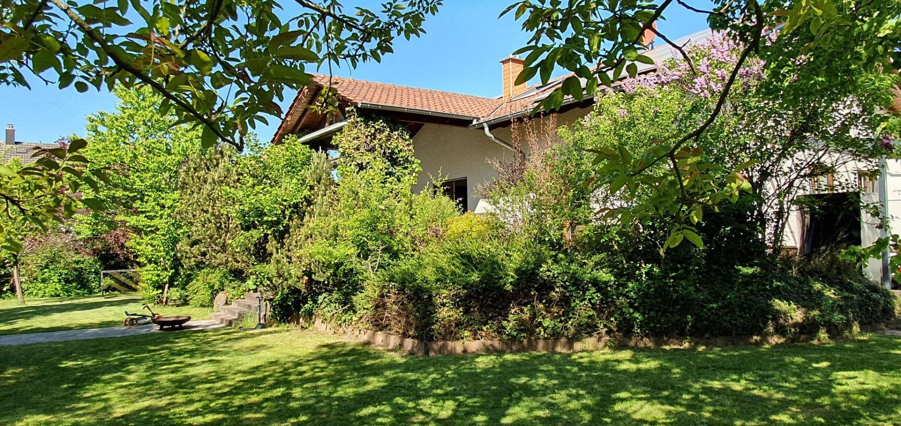 Prodej domu 270 m², pozemek 1.648 m², Hermersberg, Porýní-Falc Prodej domu 270 m², pozemek 1.648 m², Hermersberg, Porýní-Falc