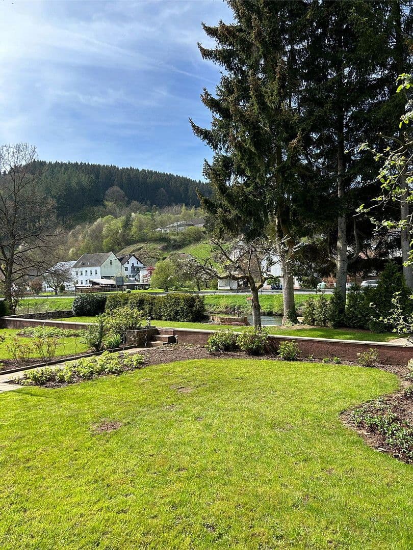 Prodej domu 240 m², pozemek 2.468 m², Mürlenbach, Porýní-Falc Prodej domu 240 m², pozemek 2.468 m², Mürlenbach, Porýní-Falc