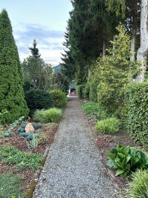 Prodej domu 240 m², pozemek 2.468 m², Mürlenbach, Porýní-Falc Prodej domu 240 m², pozemek 2.468 m², Mürlenbach, Porýní-Falc