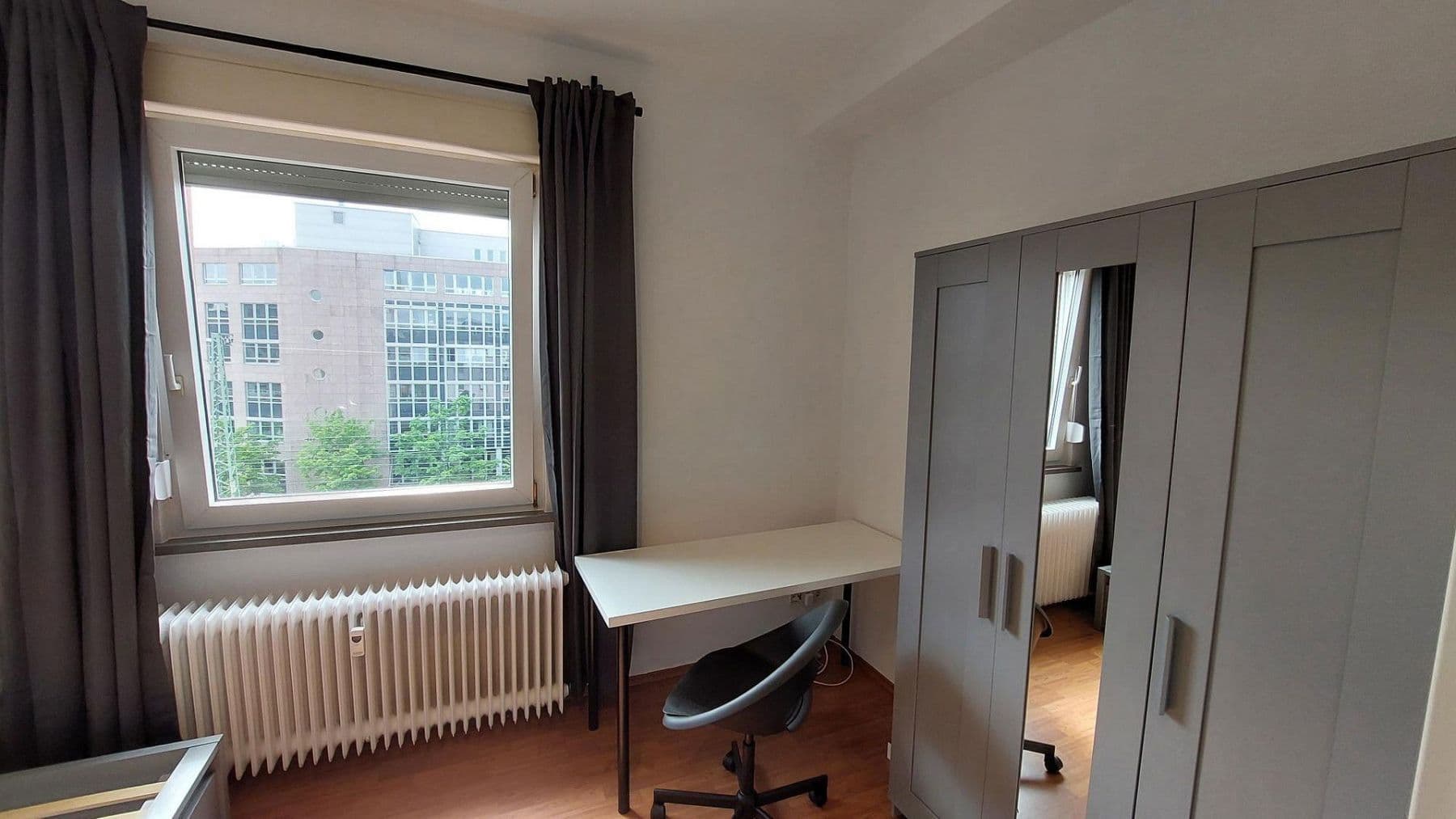 Pronájem bytu 4+1 74 m², Emser Strasse 40, Frankfurt, Hessen Pronájem bytu 4+1 74 m², Emser Strasse 40, Frankfurt, Hessen