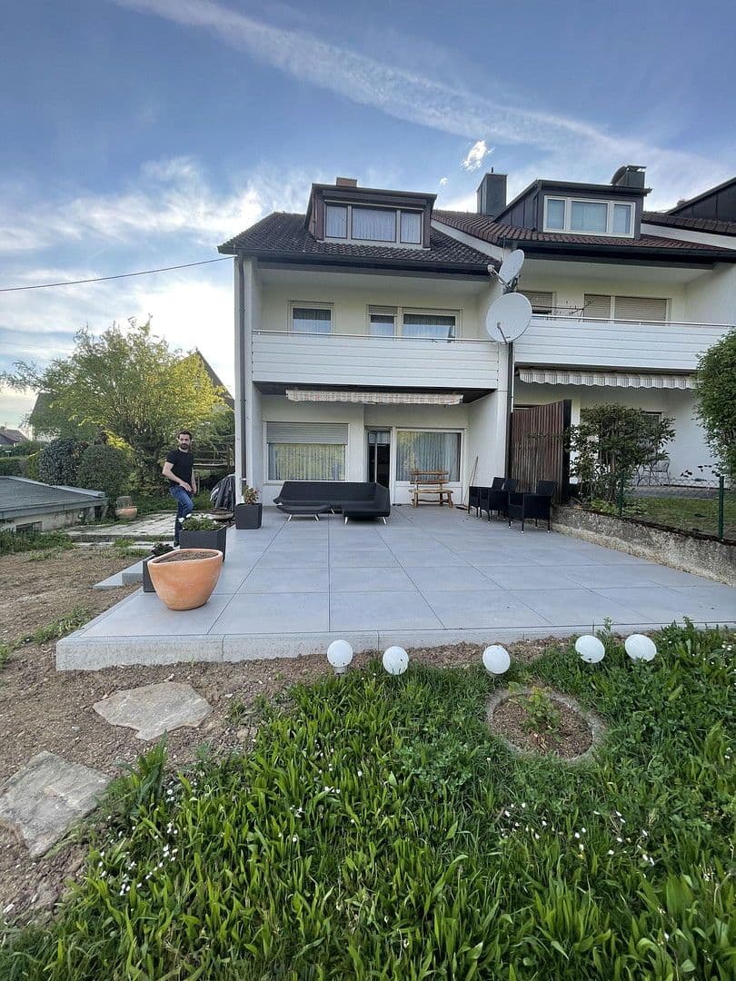 Prodej domu 138 m², pozemek 544 m², Ostfildern, Bádensko-Württembersko Prodej domu 138 m², pozemek 544 m², Ostfildern, Bádensko-Württembersko