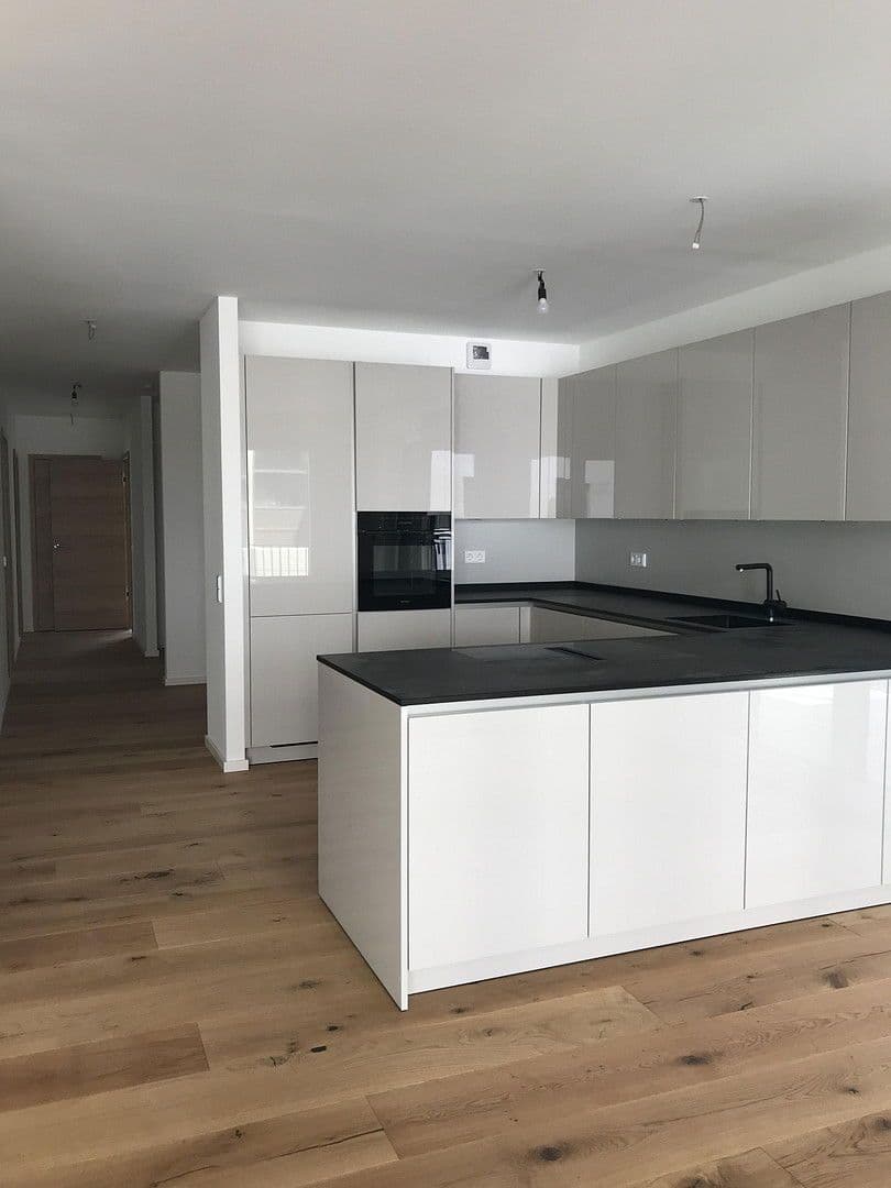 Pronájem bytu 4+1 146 m², Buchschlager Allee 29-33, Dreieich, Hessen Pronájem bytu 4+1 146 m², Buchschlager Allee 29-33, Dreieich, Hessen