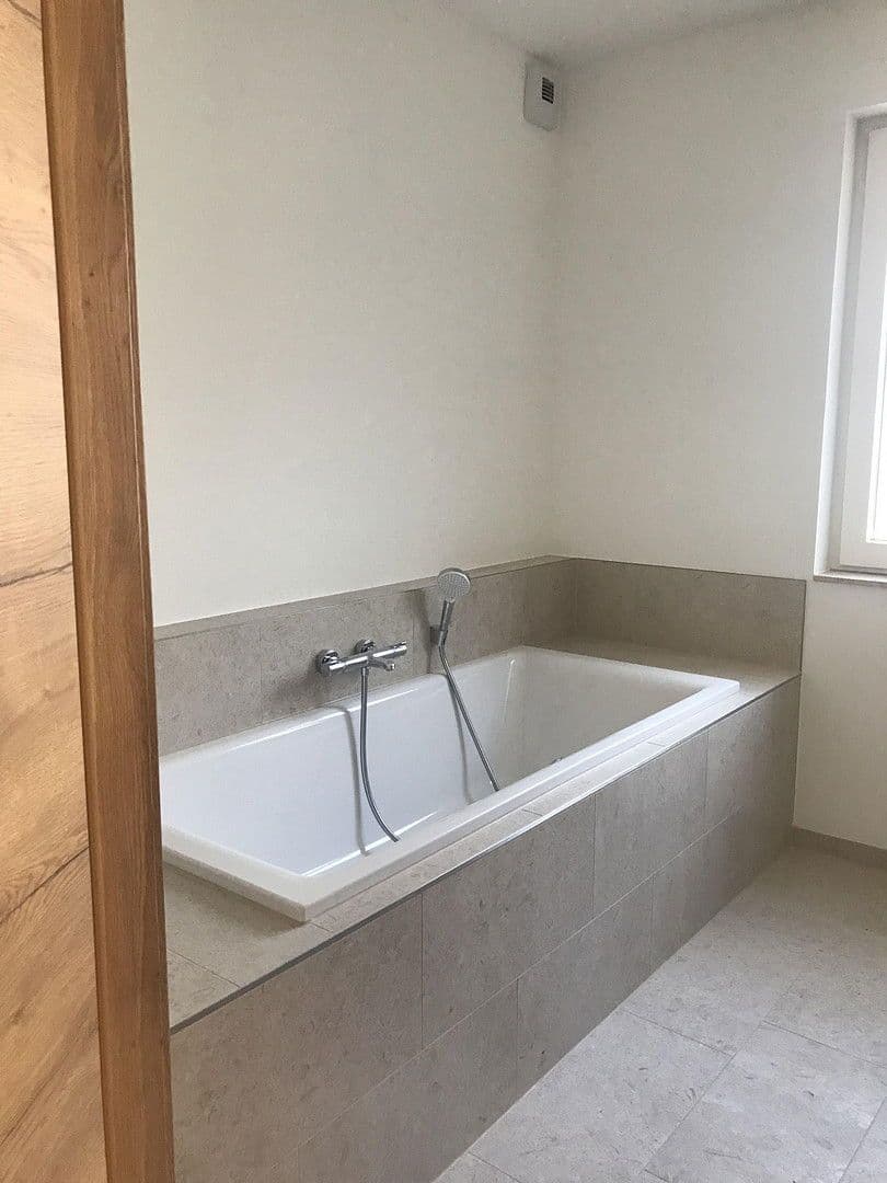 Pronájem bytu 4+1 146 m², Buchschlager Allee 29-33, Dreieich, Hessen Pronájem bytu 4+1 146 m², Buchschlager Allee 29-33, Dreieich, Hessen