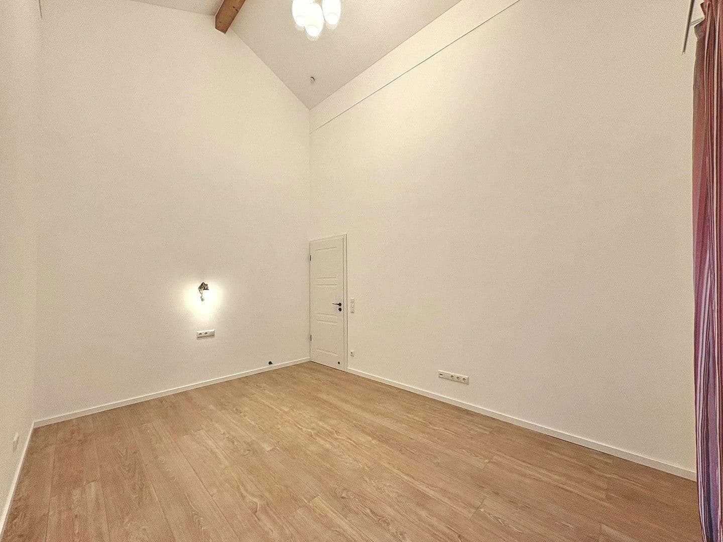 Pronájem bytu 4+kk 149 m², Dingolfing, Bavorsko Pronájem bytu 4+kk 149 m², Dingolfing, Bavorsko