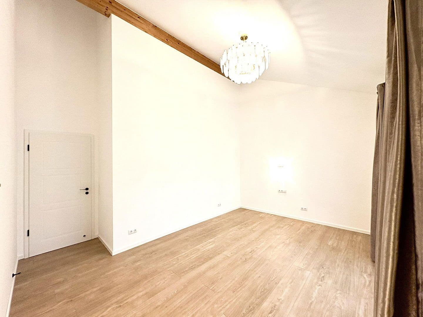 Pronájem bytu 4+kk 149 m², Dingolfing, Bavorsko Pronájem bytu 4+kk 149 m², Dingolfing, Bavorsko