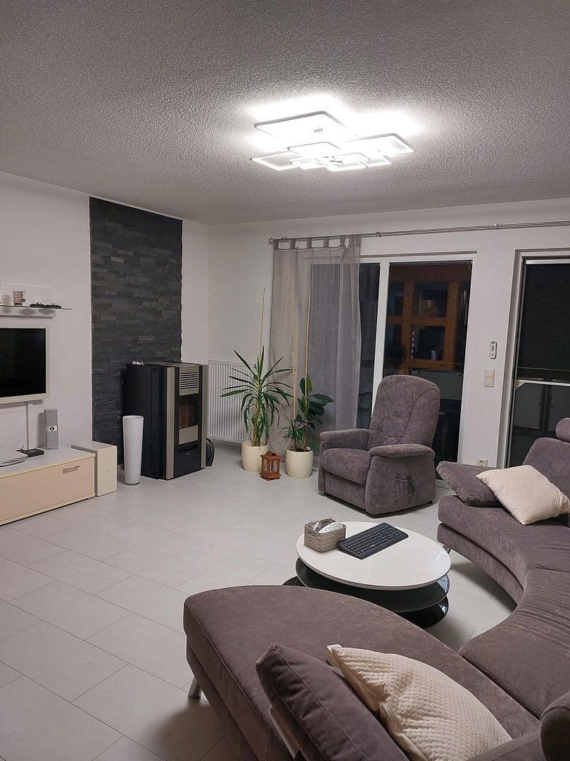 Prodej domu 176 m², pozemek 551 m², Am Schwefelgraben 3, Mühlhausen-Ehingen, Bádensko-Württembersko Prodej domu 176 m², pozemek 551 m², Am Schwefelgraben 3, Mühlhausen-Ehingen, Bádensko-Württembersko