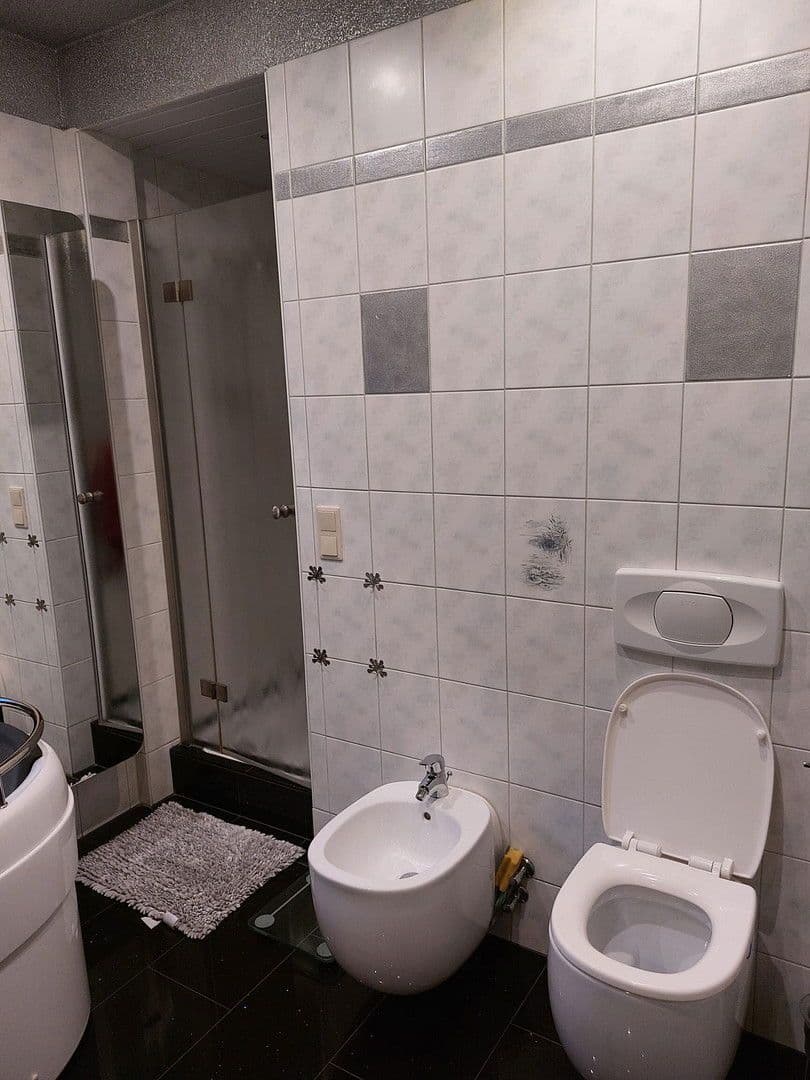 Prodej domu 176 m², pozemek 551 m², Am Schwefelgraben 3, Mühlhausen-Ehingen, Bádensko-Württembersko Prodej domu 176 m², pozemek 551 m², Am Schwefelgraben 3, Mühlhausen-Ehingen, Bádensko-Württembersko