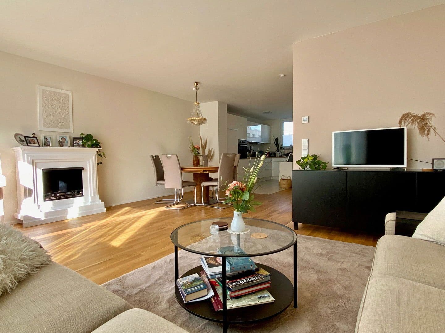 Prodej domu 139 m², pozemek 122 m², Rotkehlchenweg 134, Wiesbaden-Nordenstadt, Hessen Prodej domu 139 m², pozemek 122 m², Rotkehlchenweg 134, Wiesbaden-Nordenstadt, Hessen