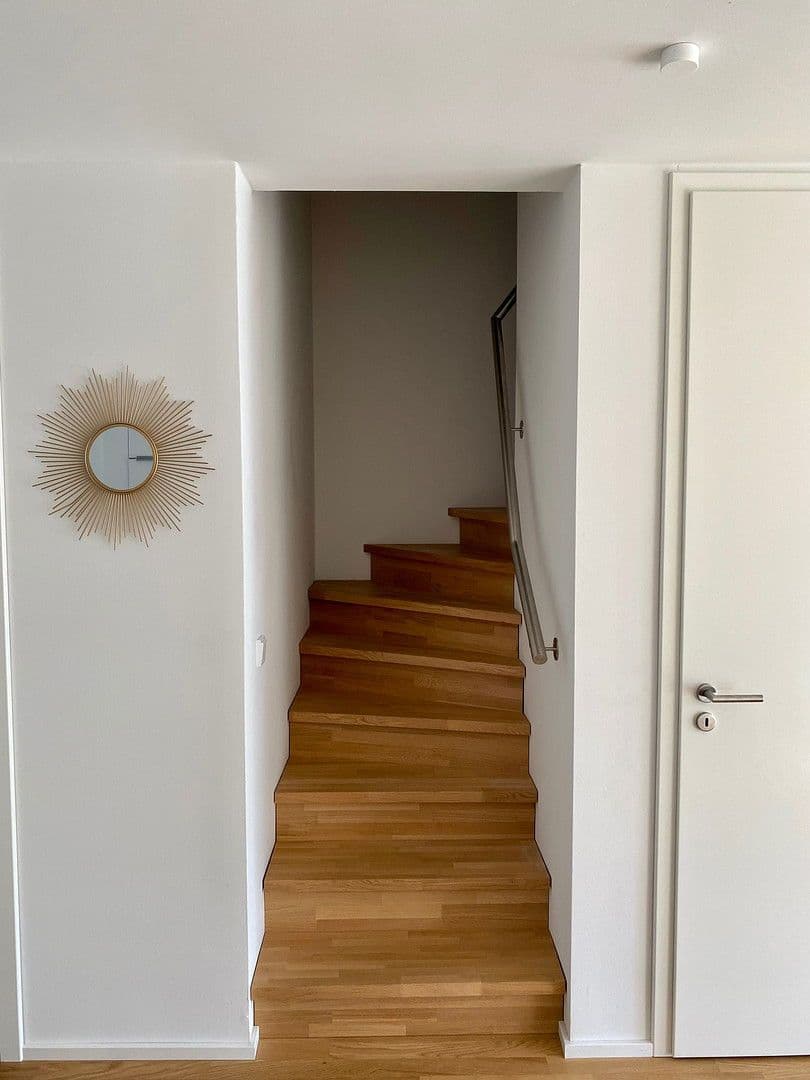 Prodej domu 139 m², pozemek 122 m², Rotkehlchenweg 134, Wiesbaden-Nordenstadt, Hessen Prodej domu 139 m², pozemek 122 m², Rotkehlchenweg 134, Wiesbaden-Nordenstadt, Hessen