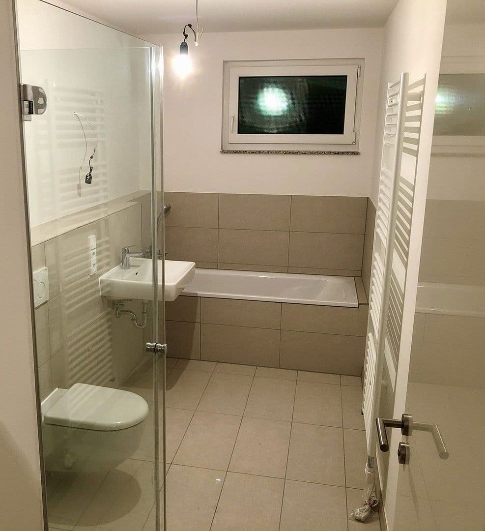 Prodej domu 139 m², pozemek 122 m², Rotkehlchenweg 134, Wiesbaden-Nordenstadt, Hessen Prodej domu 139 m², pozemek 122 m², Rotkehlchenweg 134, Wiesbaden-Nordenstadt, Hessen