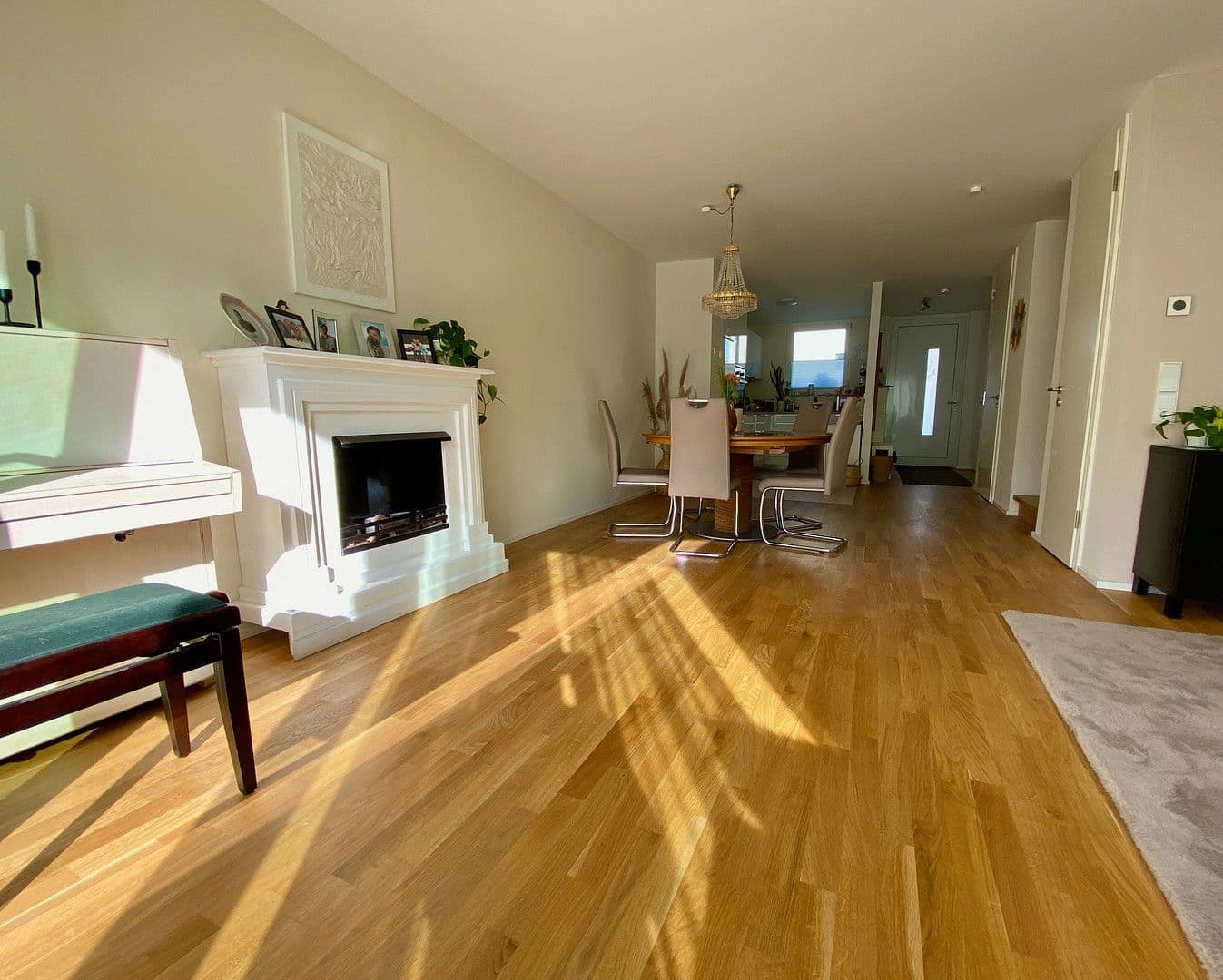 Prodej domu 139 m², pozemek 122 m², Rotkehlchenweg 134, Wiesbaden-Nordenstadt, Hessen Prodej domu 139 m², pozemek 122 m², Rotkehlchenweg 134, Wiesbaden-Nordenstadt, Hessen