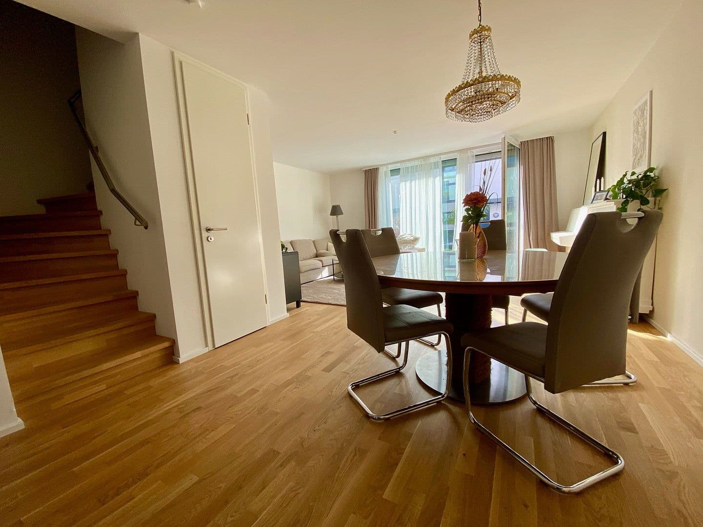 Prodej domu 139 m², pozemek 122 m², Rotkehlchenweg 134, Wiesbaden-Nordenstadt, Hessen Prodej domu 139 m², pozemek 122 m², Rotkehlchenweg 134, Wiesbaden-Nordenstadt, Hessen