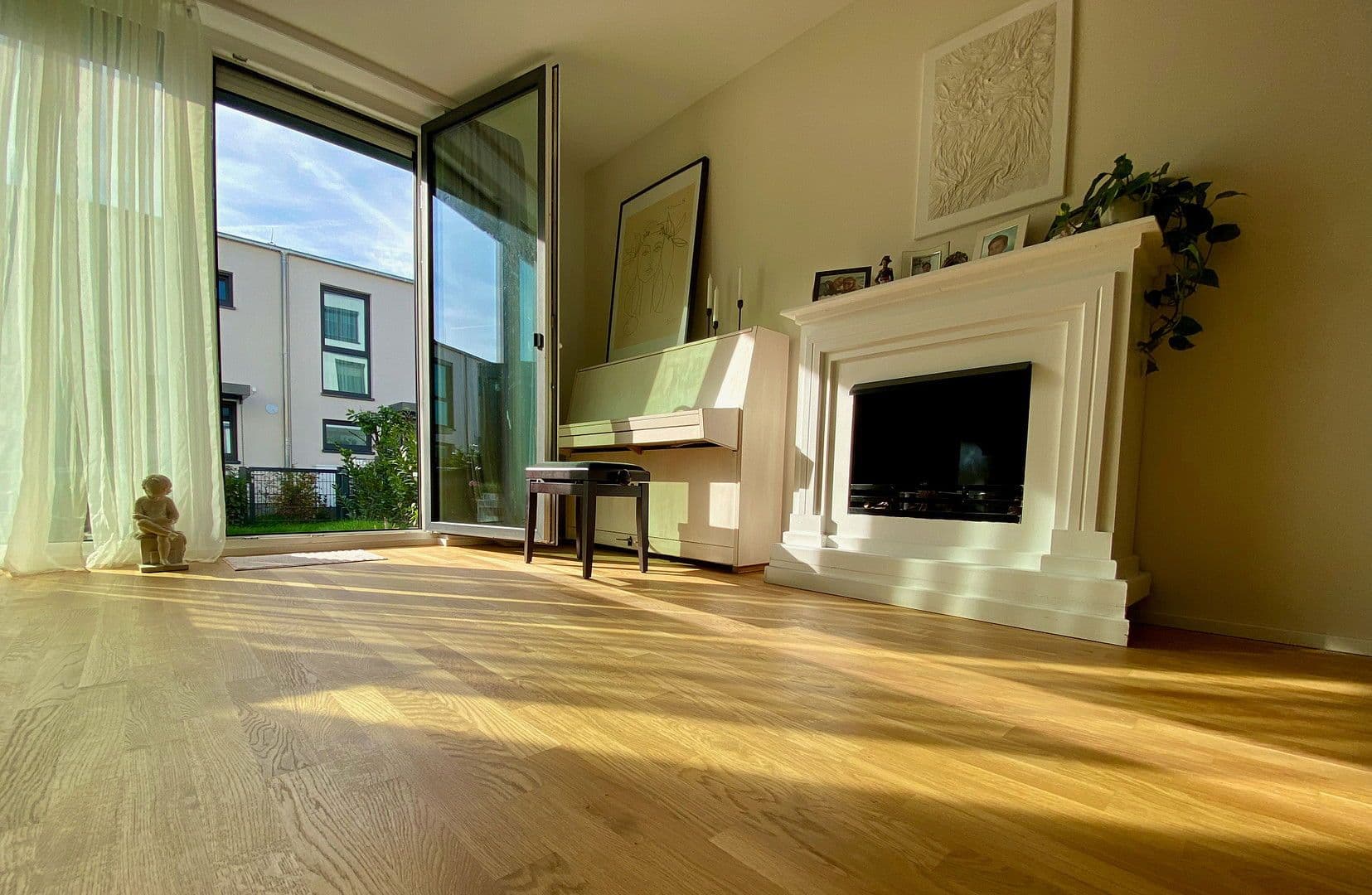 Prodej domu 139 m², pozemek 122 m², Rotkehlchenweg 134, Wiesbaden-Nordenstadt, Hessen Prodej domu 139 m², pozemek 122 m², Rotkehlchenweg 134, Wiesbaden-Nordenstadt, Hessen