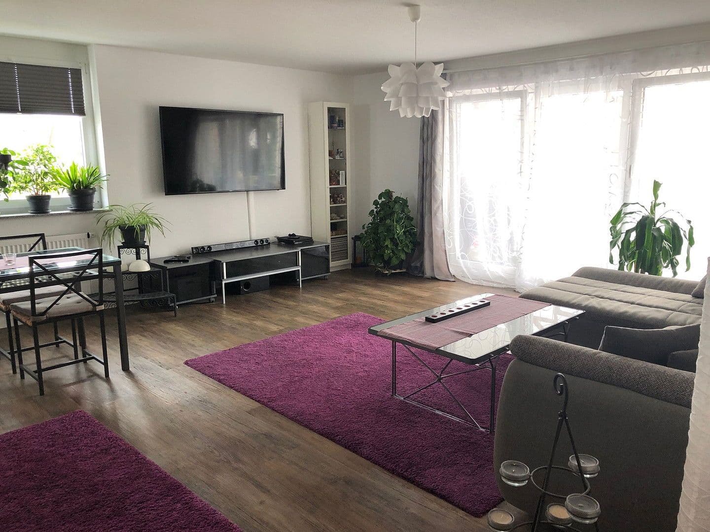 Pronájem bytu 4+1 100 m², Esslingen am Neckar, Bádensko-Württembersko Pronájem bytu 4+1 100 m², Esslingen am Neckar, Bádensko-Württembersko