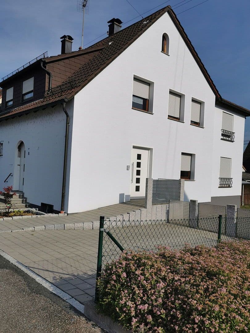 Pronájem bytu 3+kk 85 m², Neuenstadt am Kocher, Bádensko-Württembersko Pronájem bytu 3+kk 85 m², Neuenstadt am Kocher, Bádensko-Württembersko